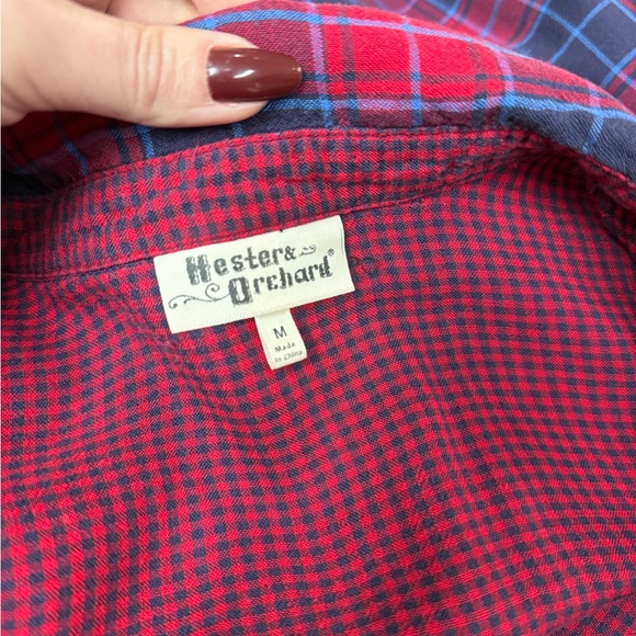 Hester & Orchard Red Navy Plaid Button Front Shirt Size Medium EUC - Picture 3 of 12